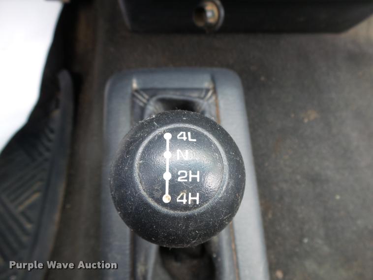 image for item DA2685 2005 Dodge Ram 3500 Quad Cab flatbed pickup truck