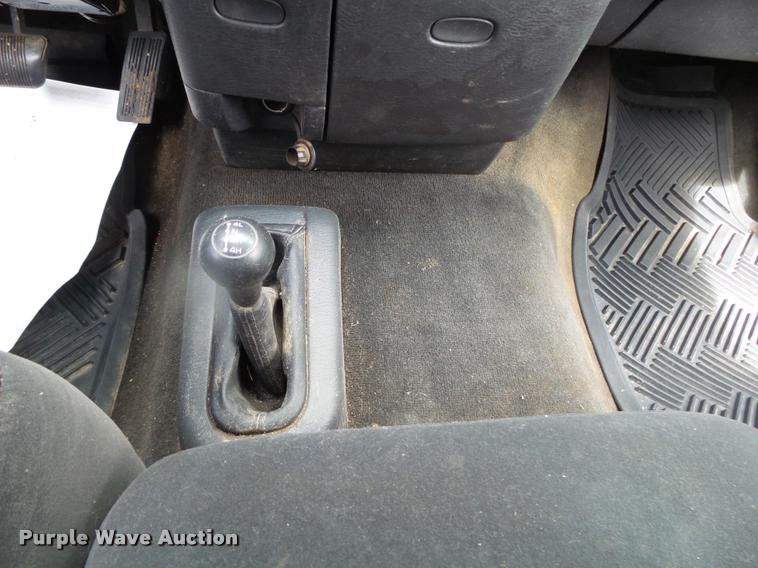 image for item DA2685 2005 Dodge Ram 3500 Quad Cab flatbed pickup truck