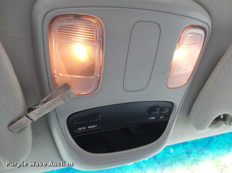 image for item DA2685 2005 Dodge Ram 3500 Quad Cab flatbed pickup truck