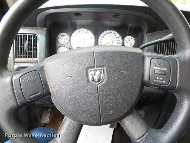 image for item DA2685 2005 Dodge Ram 3500 Quad Cab flatbed pickup truck