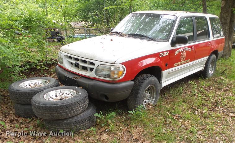 image for item DA2692 1999 Ford Explorer SUV