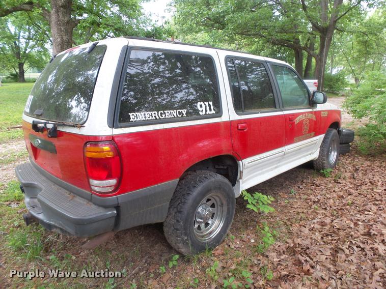 image for item DA2692 1999 Ford Explorer SUV