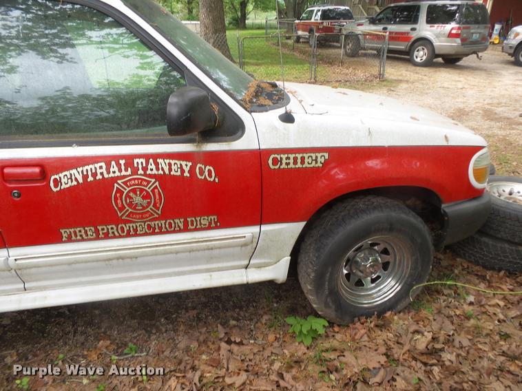 image for item DA2692 1999 Ford Explorer SUV