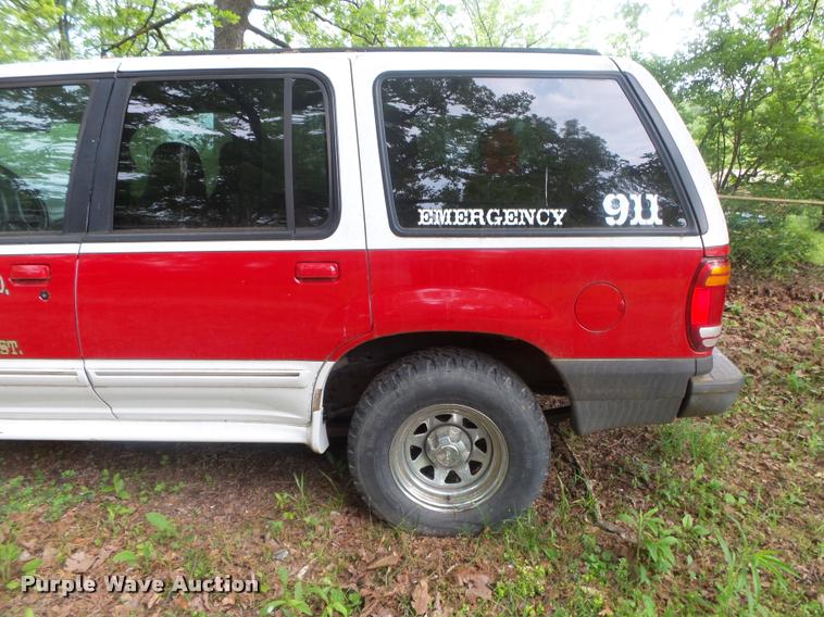 image for item DA2692 1999 Ford Explorer SUV