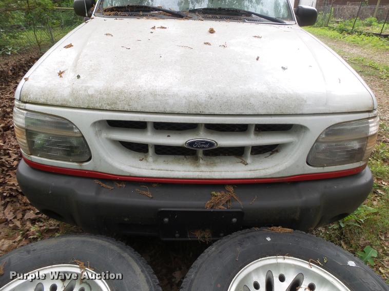 image for item DA2692 1999 Ford Explorer SUV