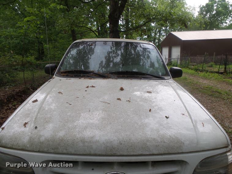 image for item DA2692 1999 Ford Explorer SUV