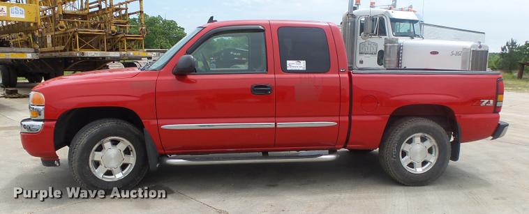 image for item DA2704 2006 GMC Sierra 1500 Ext. Cab pickup truck