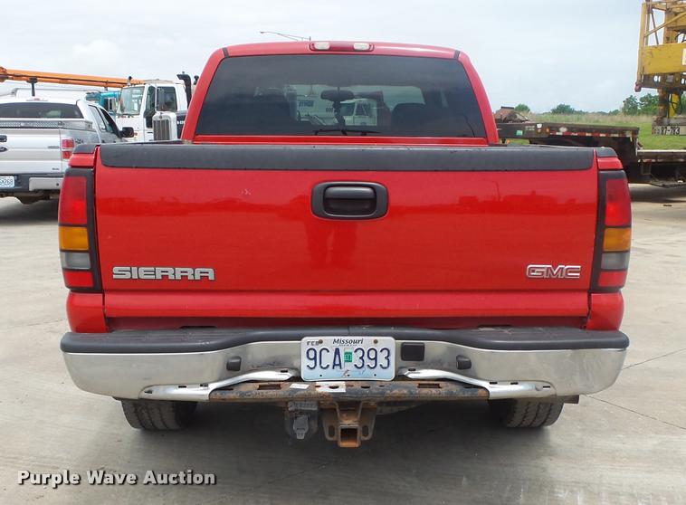 image for item DA2704 2006 GMC Sierra 1500 Ext. Cab pickup truck