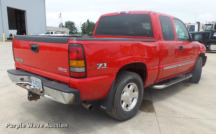 image for item DA2704 2006 GMC Sierra 1500 Ext. Cab pickup truck