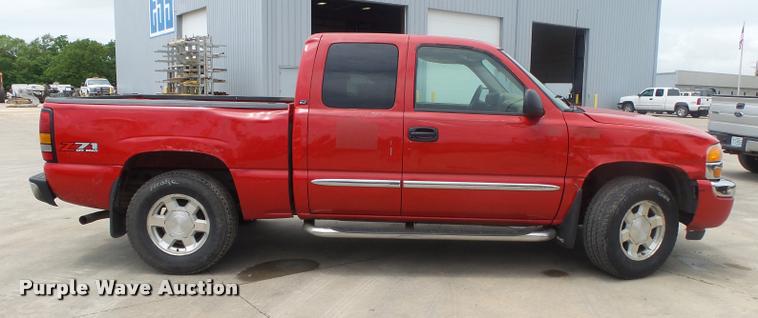 image for item DA2704 2006 GMC Sierra 1500 Ext. Cab pickup truck