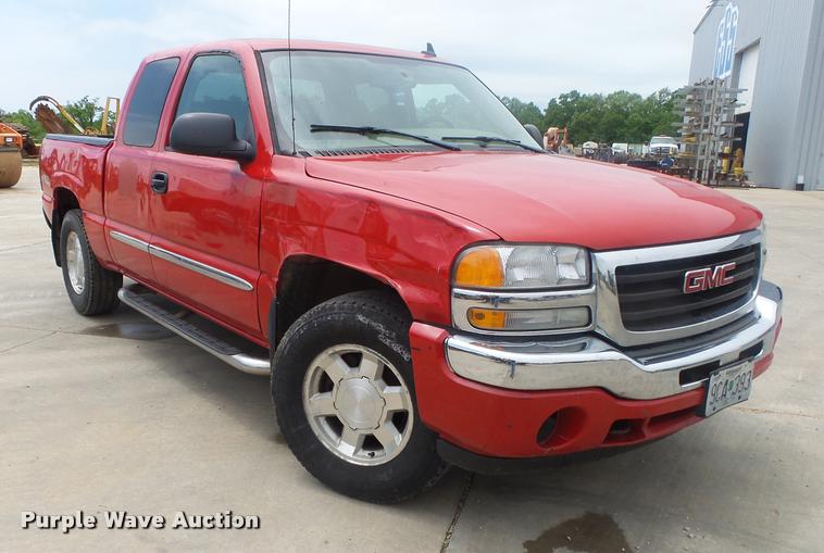 image for item DA2704 2006 GMC Sierra 1500 Ext. Cab pickup truck