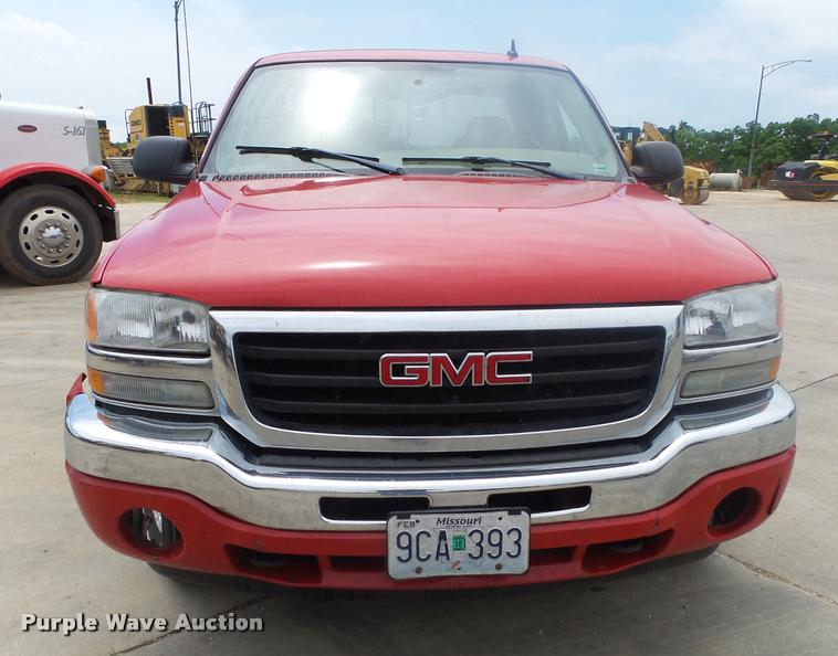 image for item DA2704 2006 GMC Sierra 1500 Ext. Cab pickup truck