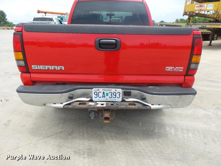 image for item DA2704 2006 GMC Sierra 1500 Ext. Cab pickup truck