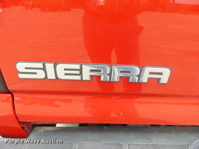 image for item DA2704 2006 GMC Sierra 1500 Ext. Cab pickup truck