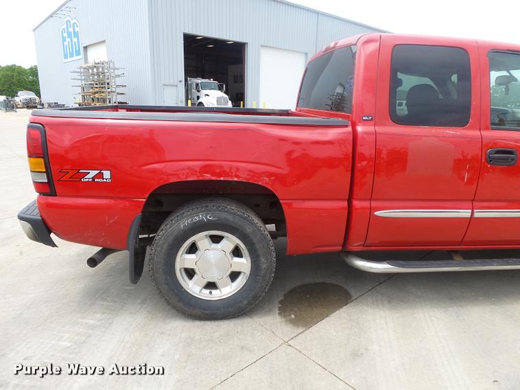 image for item DA2704 2006 GMC Sierra 1500 Ext. Cab pickup truck