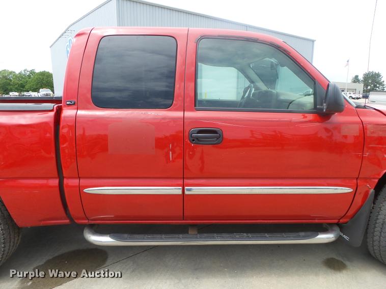 image for item DA2704 2006 GMC Sierra 1500 Ext. Cab pickup truck