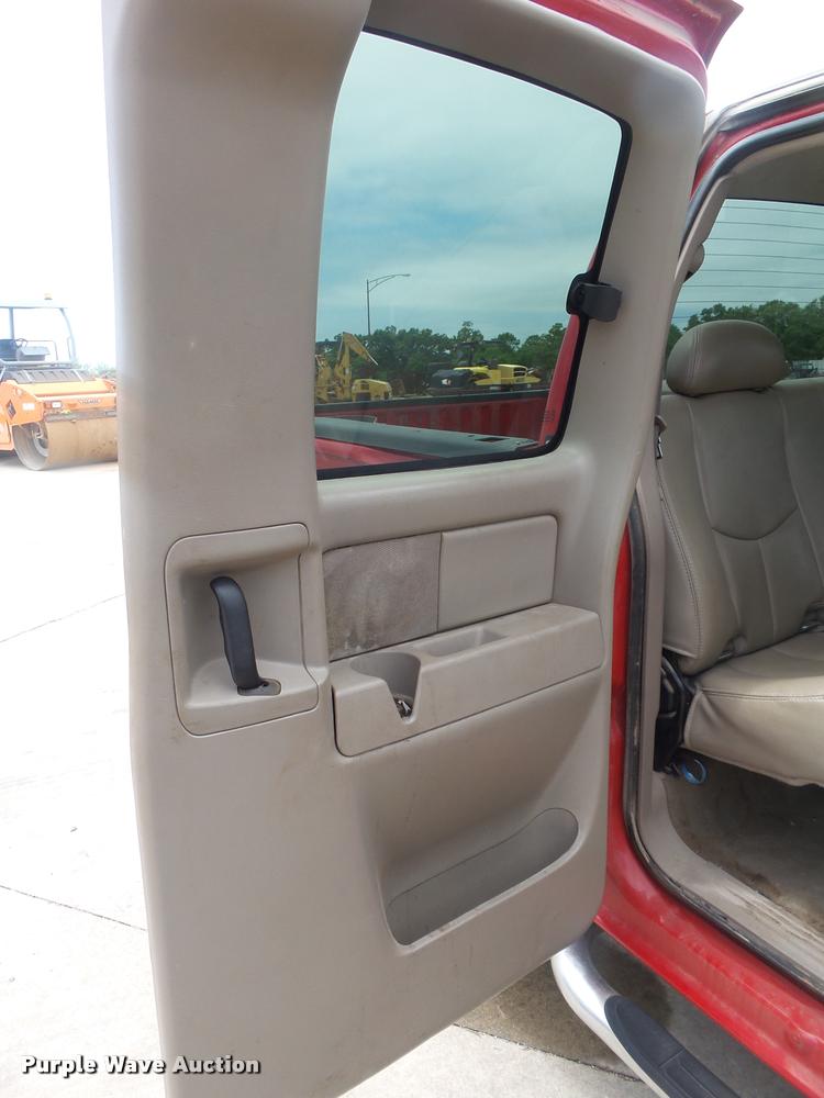 image for item DA2704 2006 GMC Sierra 1500 Ext. Cab pickup truck