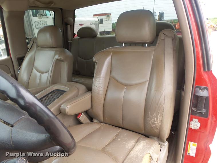 image for item DA2704 2006 GMC Sierra 1500 Ext. Cab pickup truck