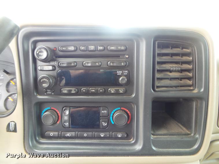 image for item DA2704 2006 GMC Sierra 1500 Ext. Cab pickup truck