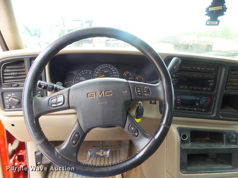 image for item DA2704 2006 GMC Sierra 1500 Ext. Cab pickup truck