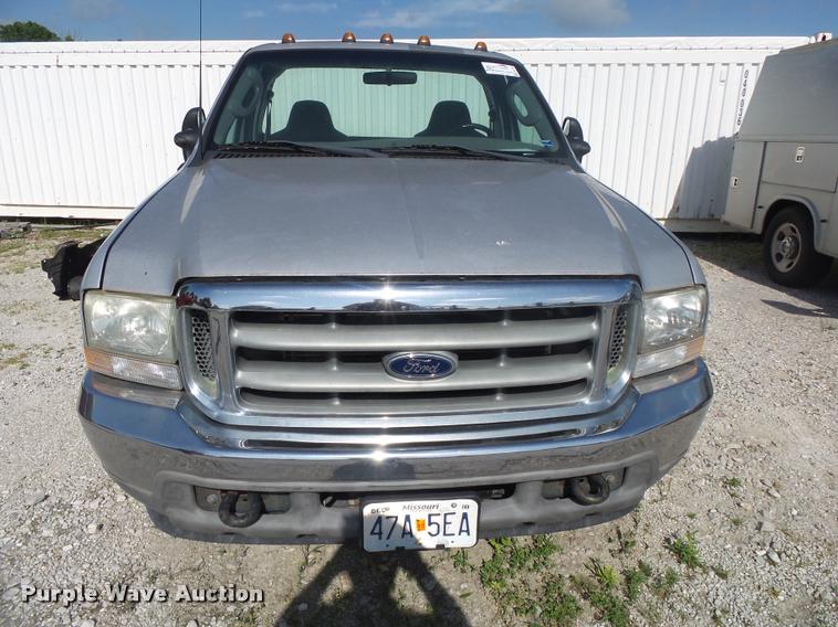 image for item DA2709 2003 Ford F350 Super Duty pickup truck chassis