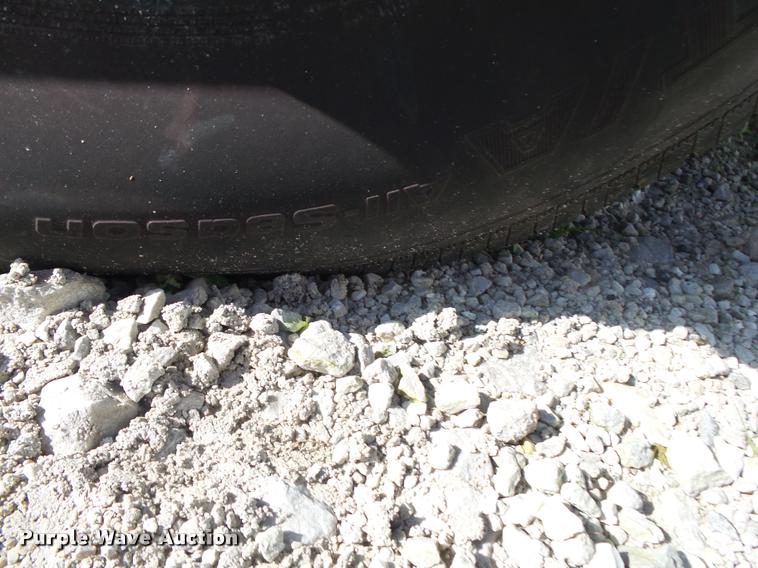 image for item DA2709 2003 Ford F350 Super Duty pickup truck chassis