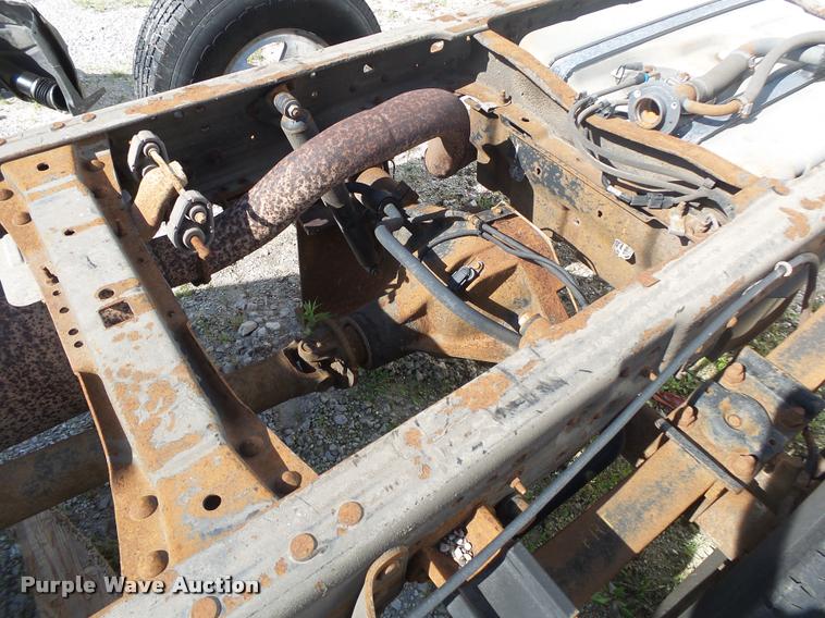 image for item DA2709 2003 Ford F350 Super Duty pickup truck chassis