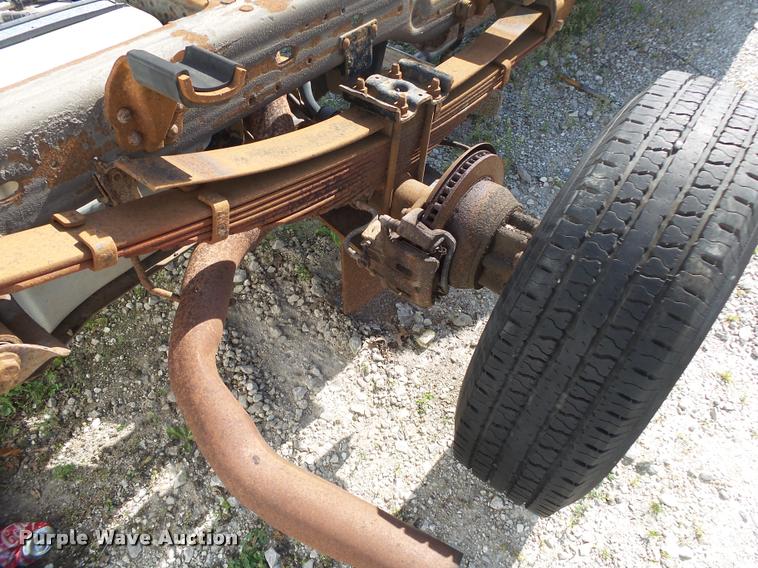 image for item DA2709 2003 Ford F350 Super Duty pickup truck chassis