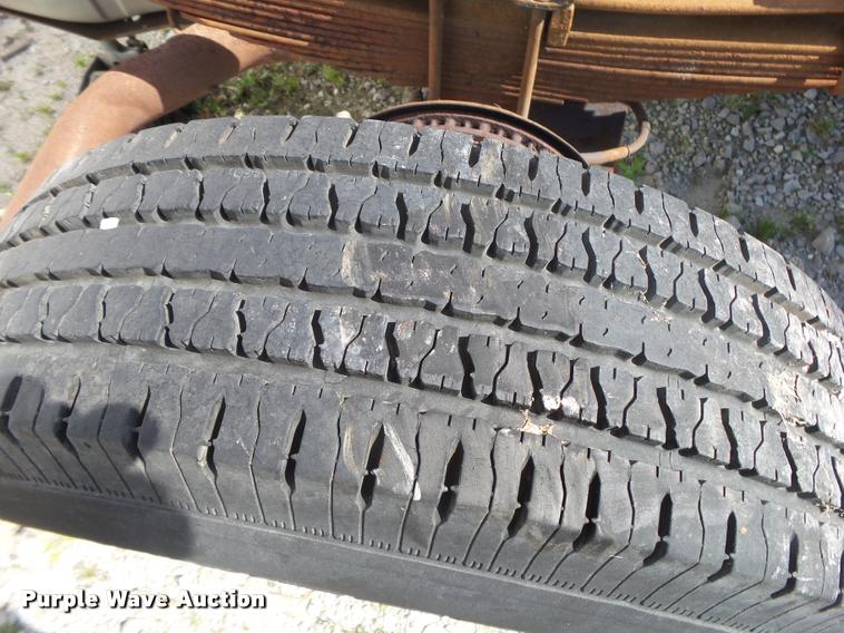 image for item DA2709 2003 Ford F350 Super Duty pickup truck chassis