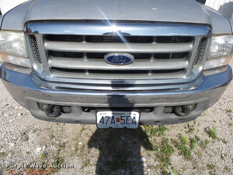 image for item DA2709 2003 Ford F350 Super Duty pickup truck chassis