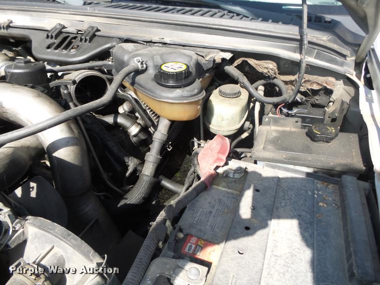 image for item DA2709 2003 Ford F350 Super Duty pickup truck chassis