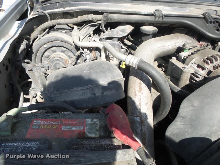 image for item DA2709 2003 Ford F350 Super Duty pickup truck chassis