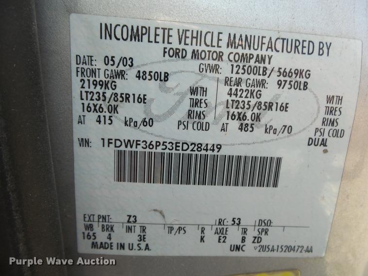 image for item DA2709 2003 Ford F350 Super Duty pickup truck chassis