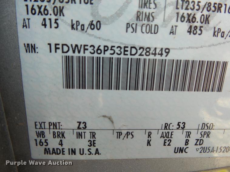 image for item DA2709 2003 Ford F350 Super Duty pickup truck chassis