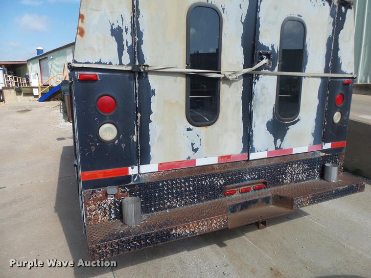 image for item DA2710 1999 Ford F350 Super Duty SuperCab utility bed pickup truck