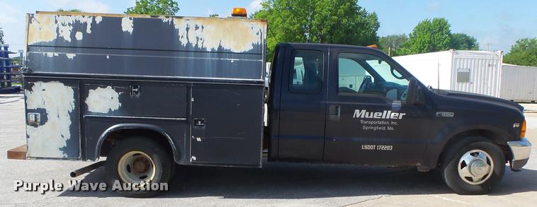 image for item DA2710 1999 Ford F350 Super Duty SuperCab utility bed pickup truck