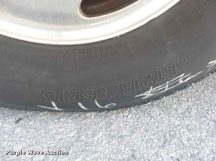 image for item DA2710 1999 Ford F350 Super Duty SuperCab utility bed pickup truck