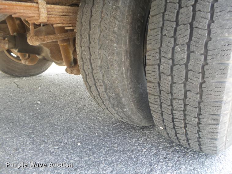 image for item DA2710 1999 Ford F350 Super Duty SuperCab utility bed pickup truck