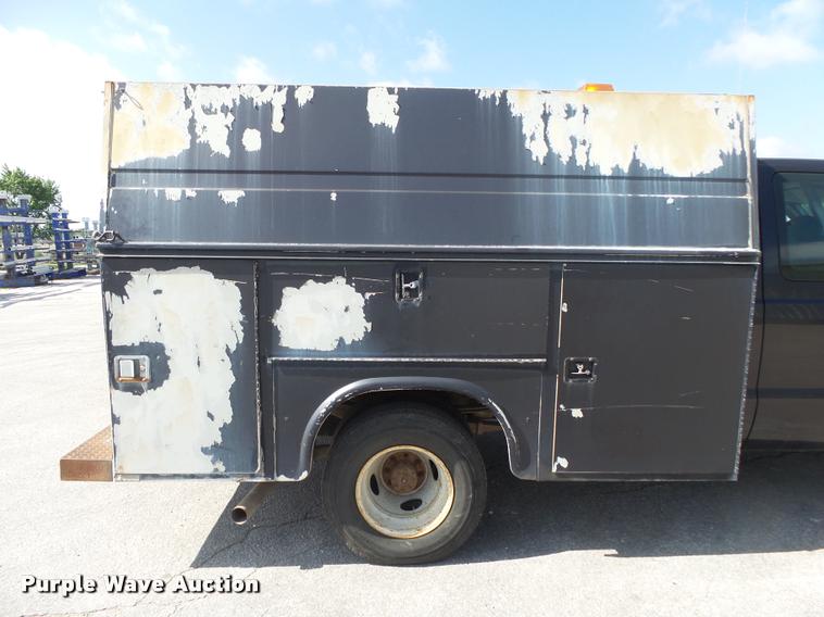 image for item DA2710 1999 Ford F350 Super Duty SuperCab utility bed pickup truck