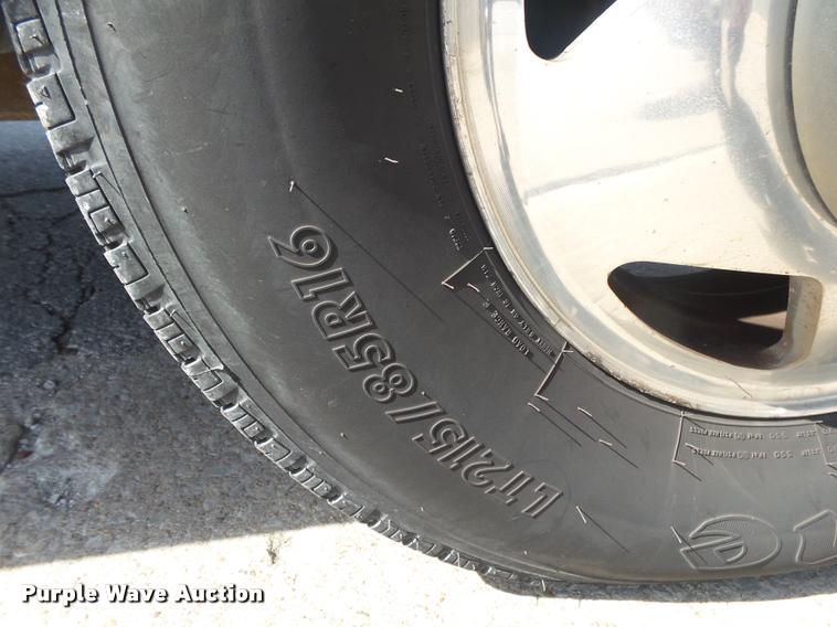 image for item DA2710 1999 Ford F350 Super Duty SuperCab utility bed pickup truck