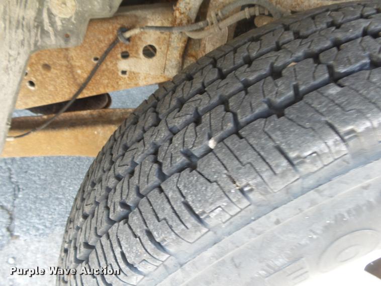 image for item DA2710 1999 Ford F350 Super Duty SuperCab utility bed pickup truck