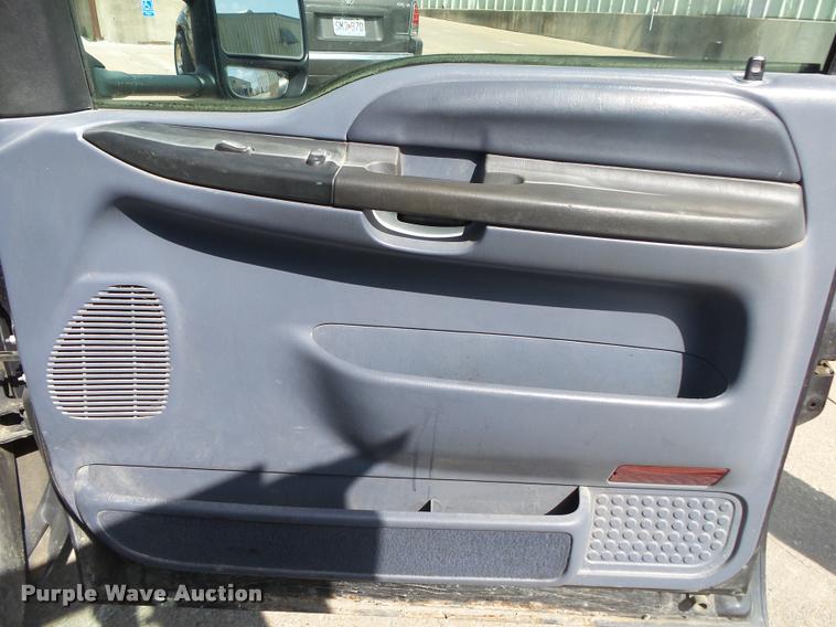 image for item DA2710 1999 Ford F350 Super Duty SuperCab utility bed pickup truck