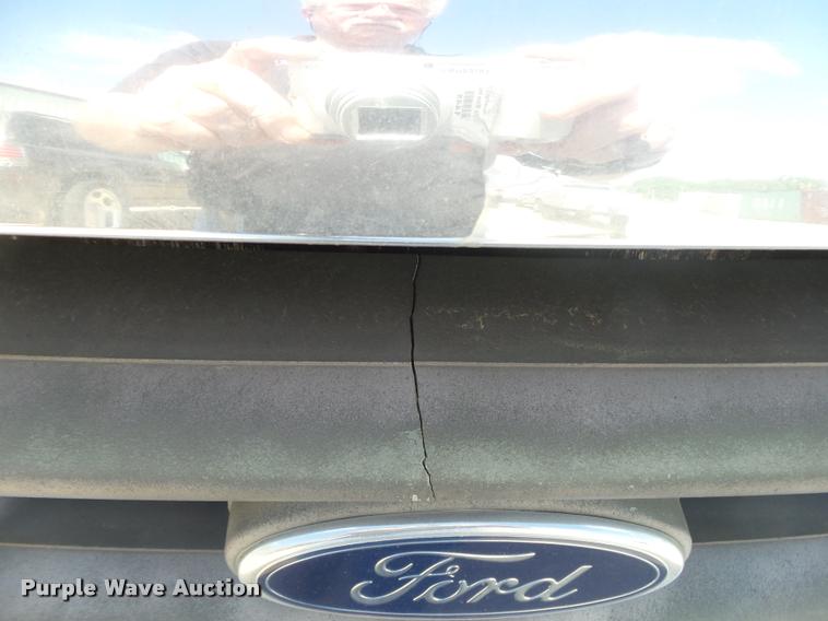 image for item DA2710 1999 Ford F350 Super Duty SuperCab utility bed pickup truck