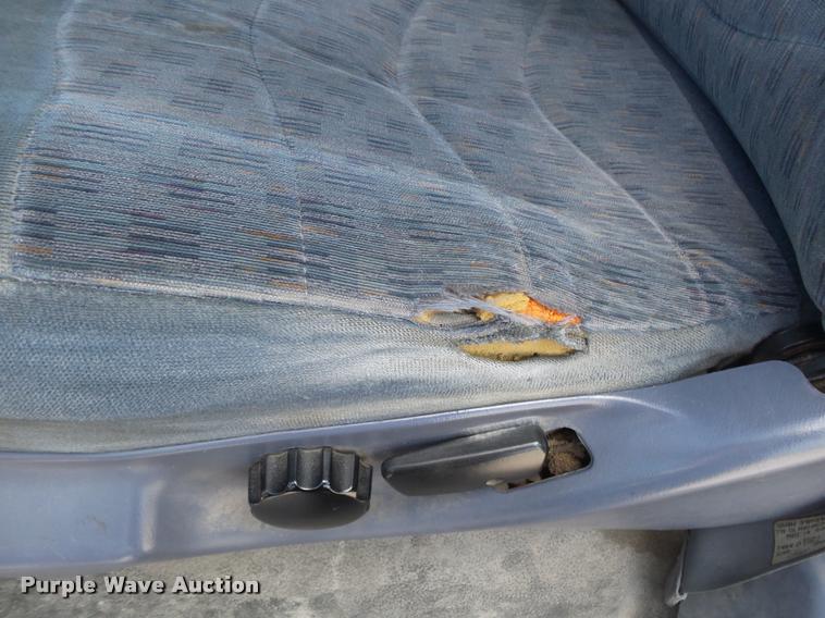 image for item DA2710 1999 Ford F350 Super Duty SuperCab utility bed pickup truck