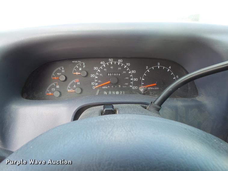 image for item DA2710 1999 Ford F350 Super Duty SuperCab utility bed pickup truck