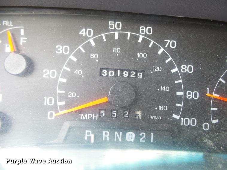 image for item DA2710 1999 Ford F350 Super Duty SuperCab utility bed pickup truck