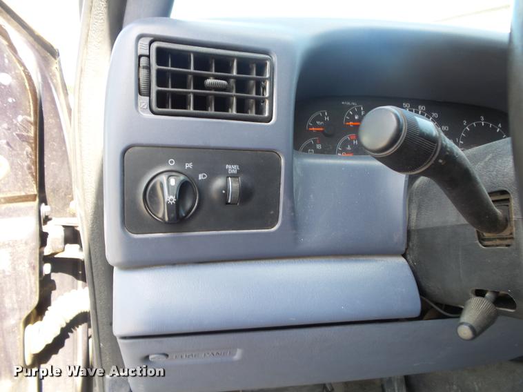 image for item DA2710 1999 Ford F350 Super Duty SuperCab utility bed pickup truck