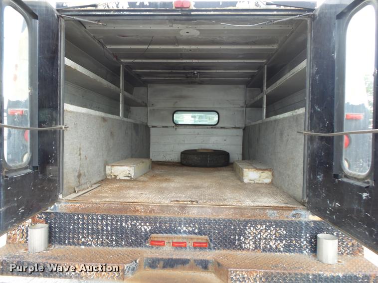 image for item DA2710 1999 Ford F350 Super Duty SuperCab utility bed pickup truck
