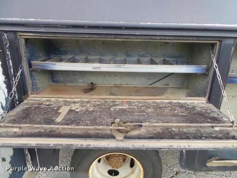 image for item DA2710 1999 Ford F350 Super Duty SuperCab utility bed pickup truck