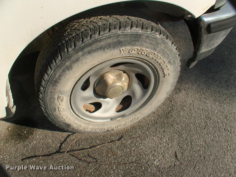 image for item DA2715 1998 Ford F150 pickup truck